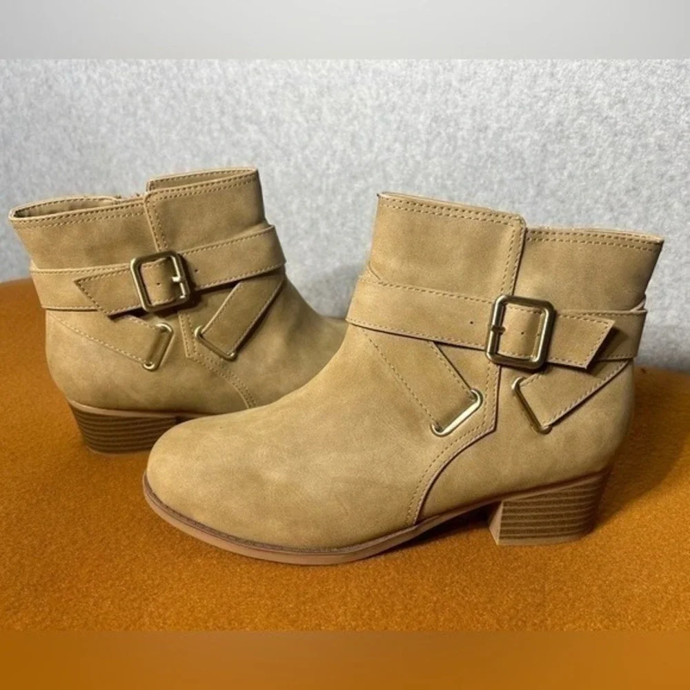 Tan Faux Suede Buckle‎ Ankle Boots Size 5 winter fall casual